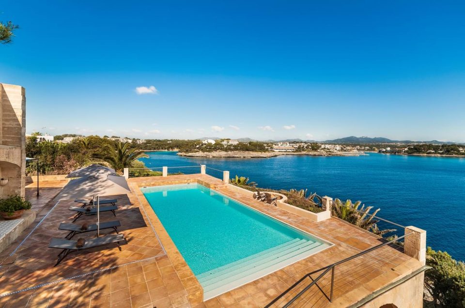 Villa Ca_n Roca Pool View